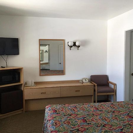 Centre Motel Элко Экстерьер фото