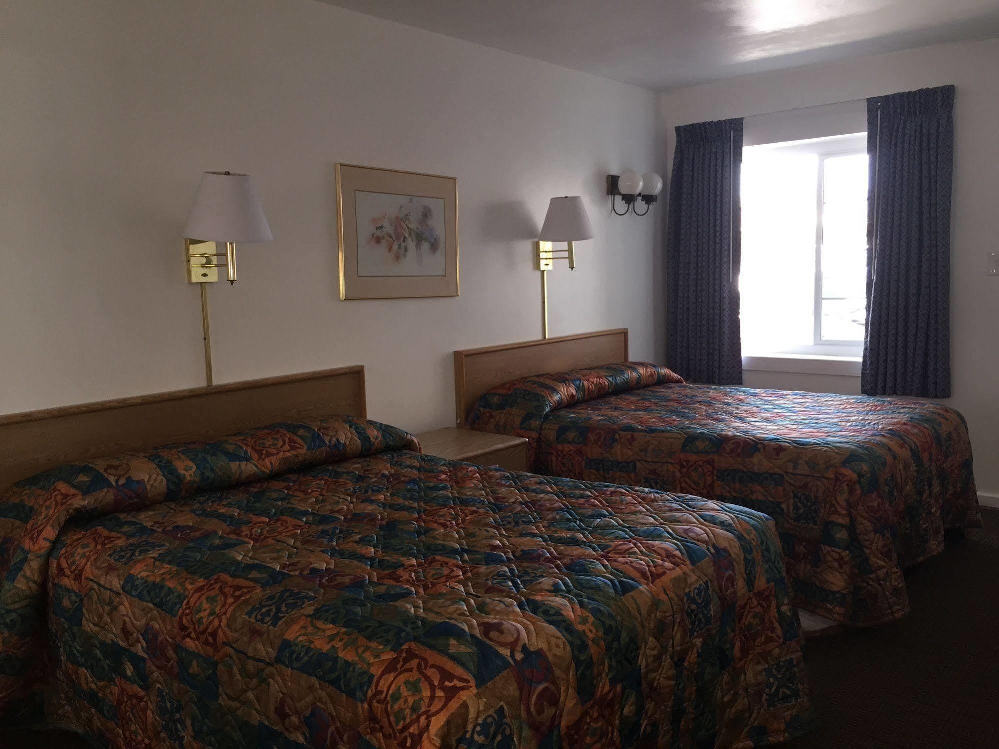 Centre Motel Элко Экстерьер фото